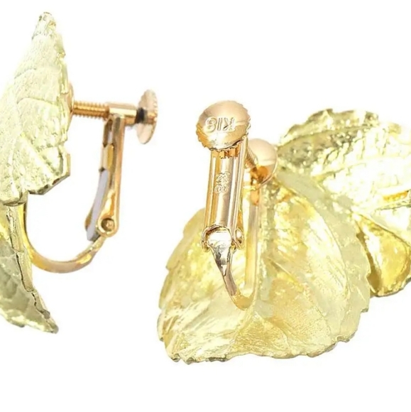 Leaf Motif Earrings in Solid 18K yellow Gold [clip-on and screw type lock] - Picture 5 of 17